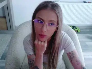 Bongacams Watch Live Sex Cams of DiddySweet1