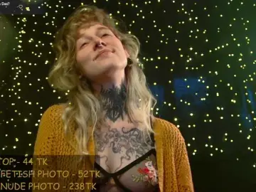 Bongacams Watch Live Sex Cams of LittleSpaceMouse-