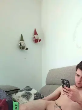 Cam4 Free Live Porn of Aig2004