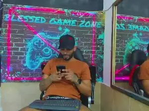 Cam4 Best Webcam of dominic_max1