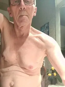 Cam4 Nude Webcam of SeniorExhib