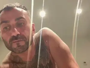 Cam4 Watch Live Sex Cams of ponyboy888