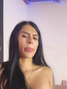 Cam4 Live Sex Cam of andrea18