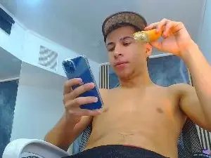 Cam4 Sex Chat of HollmanFronsh