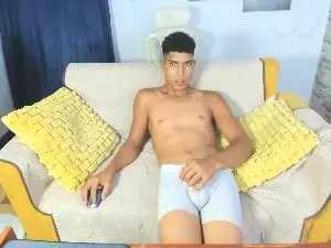 Cam4 Private Sex Chat of santiagodiaz