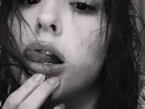 Cam4 Live Sex Cam of LoriannMeinert