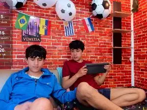 Cam4 Free Porn Cam of Hoot_boyss_