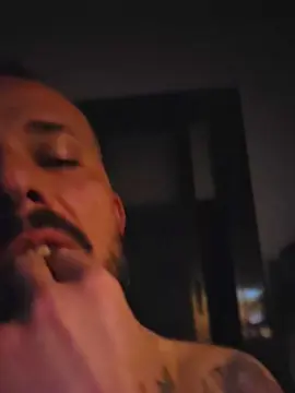 Cam4 Adult Video Chat of Bighandx