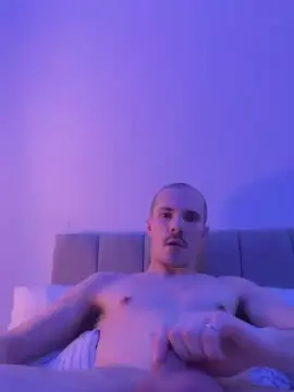 Cam4 Free Live Porn of mancbois