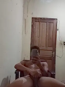Cam4 Free Live Porn of adriabis01
