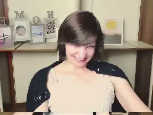 Cam4 Nude Webcam of AngelinaLess_