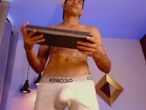 Cam4 Adult Video Chat of KamiSuarez