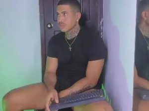 Cam4 Nude Webcam of drake_hott_