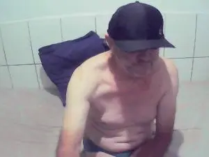 Cam4 Best live sex cam show of cesarpierdonaa1