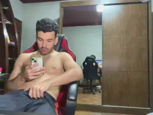 Cam4 Watch Live Sex Cams of Drgym18