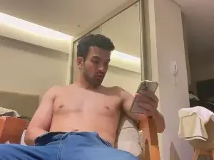 Cam4 Free Live Porn of Drgym18