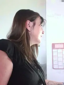 Cam4 Free Live Porn of Desiree1951