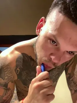 Cam4 Sex Cam of nicolas2471