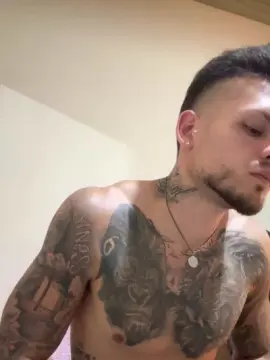 Cam4 Private Sex Chat of nicolas2471