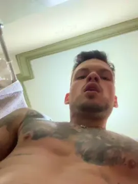 Cam4 Watch Live Sex Cams of nicolas2471