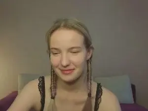 Cam4 Nude Webcam of MitzieParonto