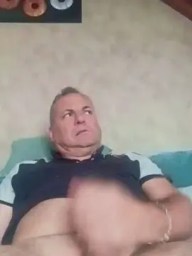 Cam4 Live Porn of doumes62