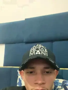Cam4 Live Porn of Mlknovinhooo