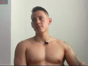 Cam4 Live Porn of Latino_Milk_99