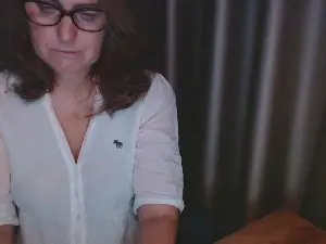 Cam4 Adult Video Chat of LauraOven