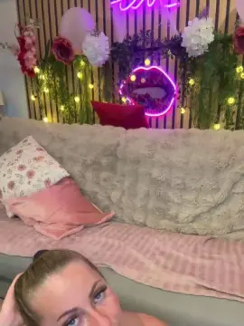 Cam4 Sex Chat of Loretino1