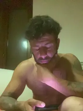 Cam4 Live Porn of cecciotti97