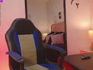 Cam4 Live Sex Cam of KarolFoxxi__