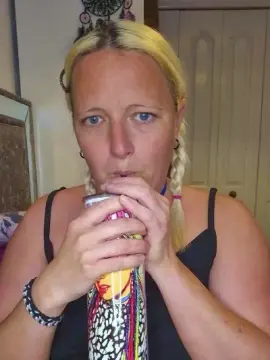 Cam4 Private Sex Chat of JuliaJamesXX69