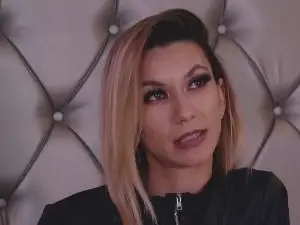 Cam4 Watch Live Sex Cams of MayaHales