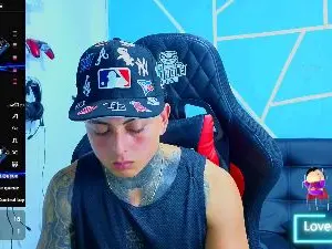 Cam4 Live Sex of Kevin_Sanchez