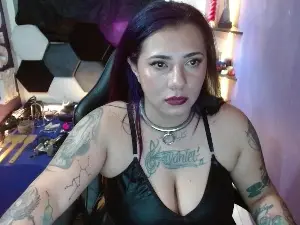 Cam4 Free Porn Cam of alexa_slave77