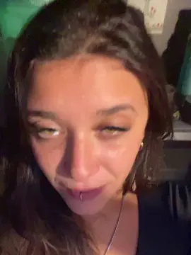 Cam4 Live Porn of Chinitax22