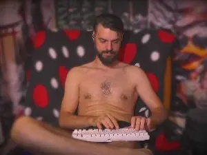 Cam4 Live Sex of hornymaster93