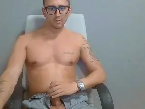 Cam4 Free Porn Cam of masterboss_