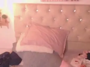 Cam4 Live Porn of melodyygirl_