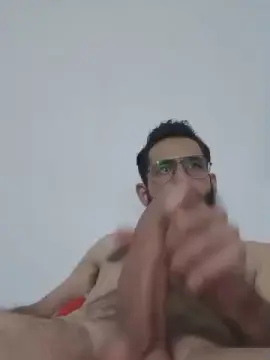 Cam4 Live Porn of brucebanner224