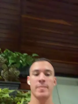 Cam4 Live Sex Cam of LeoDelvey_