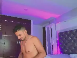 Cam4 Live Sex Cam of Valentiinoss