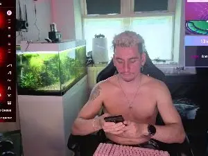 Cam4 Adult Webcam of Rayzel_White
