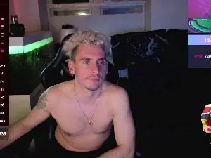Cam4 Adult Webcam of Rayzel_White
