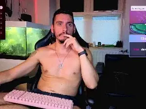 Cam4 Live Sex Cam of Rayzel_White