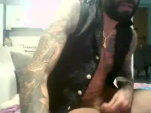 Cam4 Live Sex of torinesebadboy
