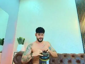 Cam4 Free Porn Cam of Petesevanss