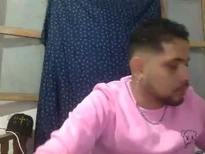 Cam4 Free Live Porn of djkoyrosas