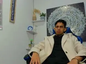 Cam4 Watch Live Sex Cams of Alessandro_abru